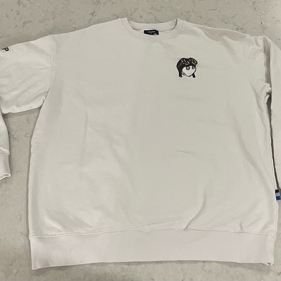 Malbon x wheels up crewneck XXL white with Malbon buckets logo worn approx 15x